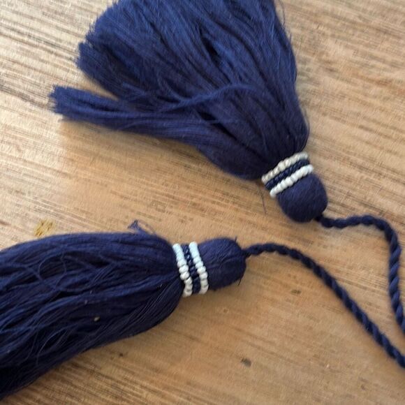 Nwot Shirleah linen navy polkadot cute clutch bag with tassel cream - Picture 2 of 6